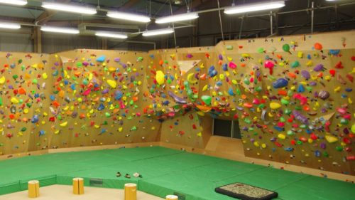 愛知県のクライミング施設「クライミングジム Picco+Roccia（ピッコロッチャ）」